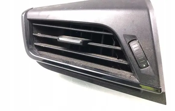 BMW 2 F46 Dashboard side air vent grill/cover trim