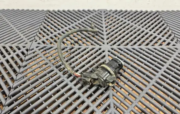 Toyota RAV 4 (XA40) Windscreen/windshield washer pump 8533042010 0602105810