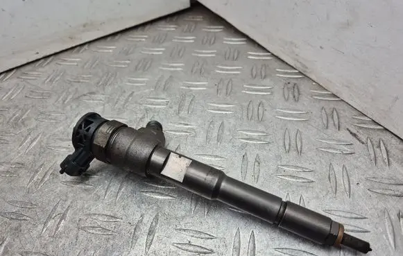 Fuel injector