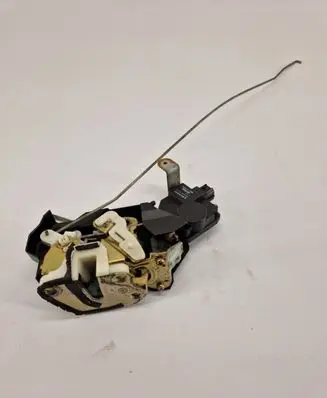 Mitsubishi Pajero Rear door lock 1015280110