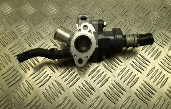 Toyota C-HR I Thermostat/thermostat housing 8M26AJ0129