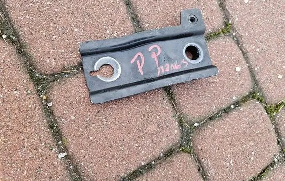 Opel Combo E Lower shock absorber bracket 