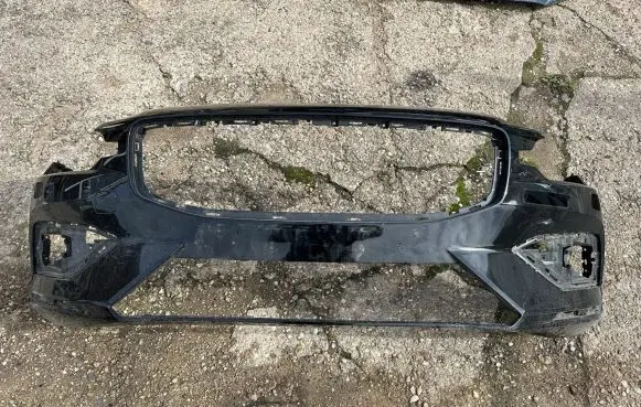 Volvo V60 Front bumper 31690589