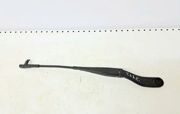 Volvo V50 Front wiper blade arm
