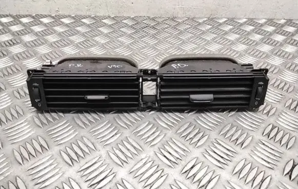 Volvo V70 Dash center air vent grill 30643315 30676292