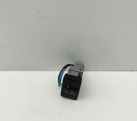 Mitsubishi L200 Headlight level height control switch 8614A136