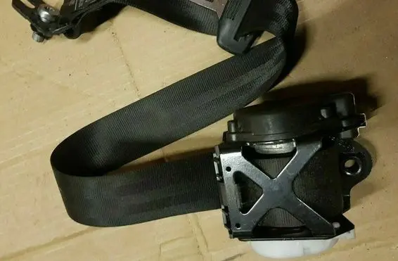 Audi Q3 8U Rear seatbelt 8U0857805B