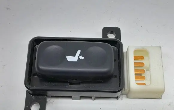 Toyota Prius (XW30) Seat control switch 182850
