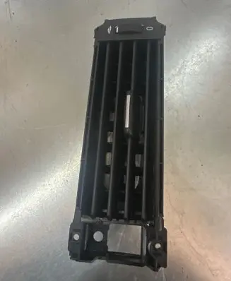 Volvo V70 Dash center air vent grill 30755181 30676292 30643315