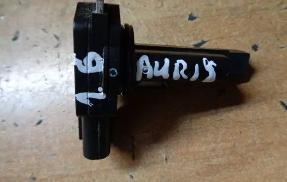 Toyota Auris E180 Mass air flow meter 222040V020