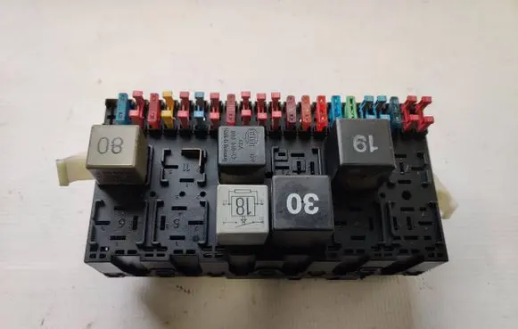 Volkswagen Multivan T4 Fuse box set 357937039