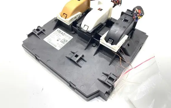 Volkswagen Jetta VI Other control units/modules 5K0937086M