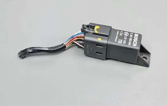 Honda Accord Glow plug pre-heat relay 0281003049
