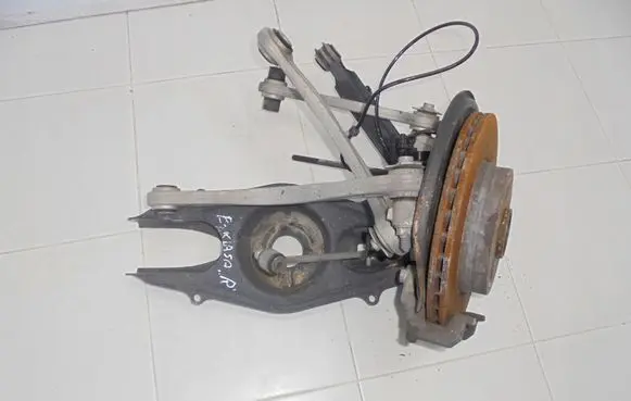 Mercedes-Benz E C207 W207 Rear wheel hub spindle/knuckle 