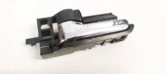 Toyota Corolla Verso E121 Front door interior handle 