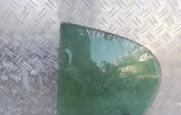 Rear vent window glass