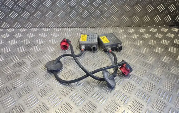 Audi A6 S6 C5 4B Headlight ballast module Xenon 5DV00776061