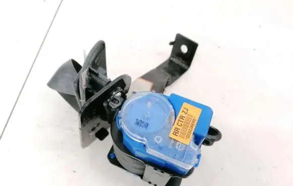 Mitsubishi Pajero Rear seatbelt E40435142