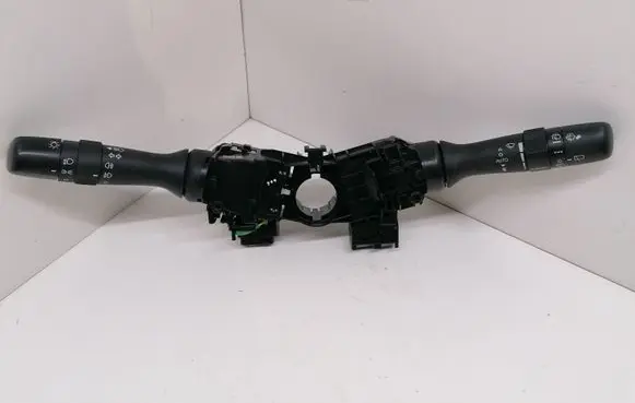 Toyota Yaris Wiper turn signal indicator stalk/switch 17F938 0D300