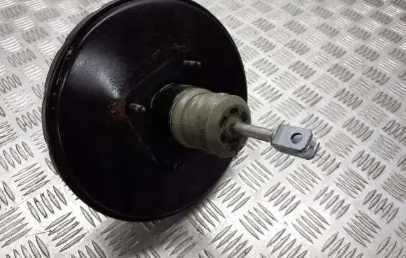 Dacia Logan I Brake booster 8200906848