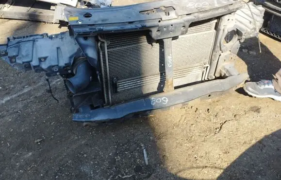 Volkswagen Touareg I Radiator support slam panel
