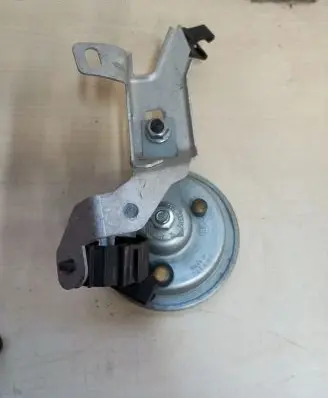 Porsche Cayenne (92A) Horn signal 7P5951101