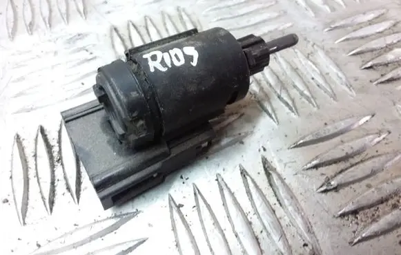 Volkswagen Touran I Brake pedal sensor switch 3B0945511C