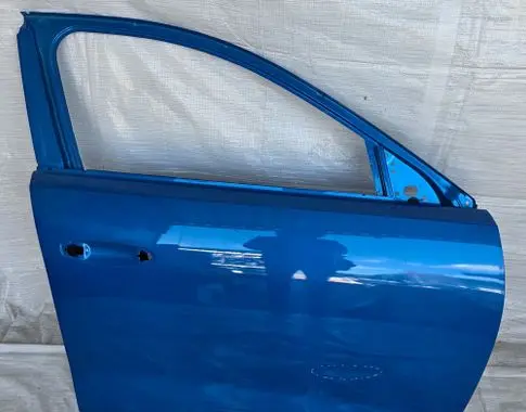 Opel Astra L Front door 