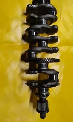 Toyota Avensis T250 Crankshaft 