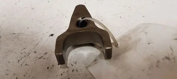 Toyota RAV 4 (XA30) Fuel Injector clamp holder