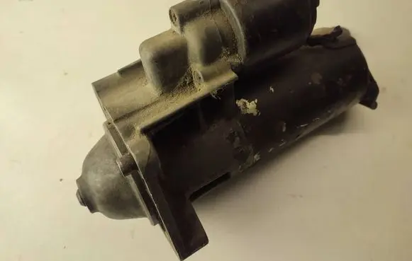 Volvo XC70 Starter motor 0001108107