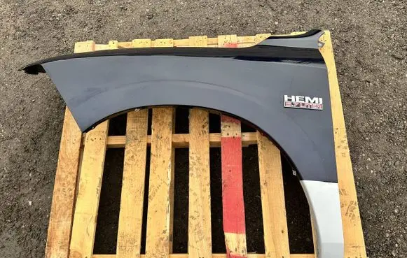 Dodge RAM 1500 DS Fender BLDGRAM2009