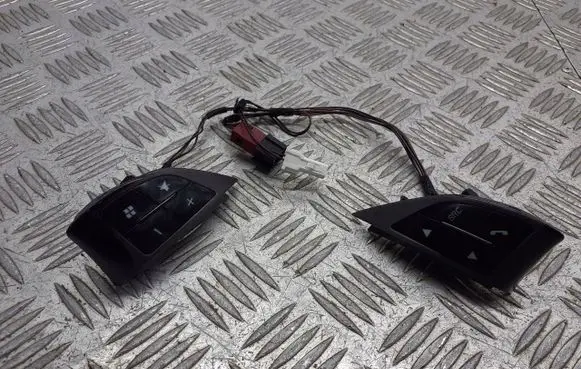 Fiat Bravo Steering wheel buttons/switches 1012839B