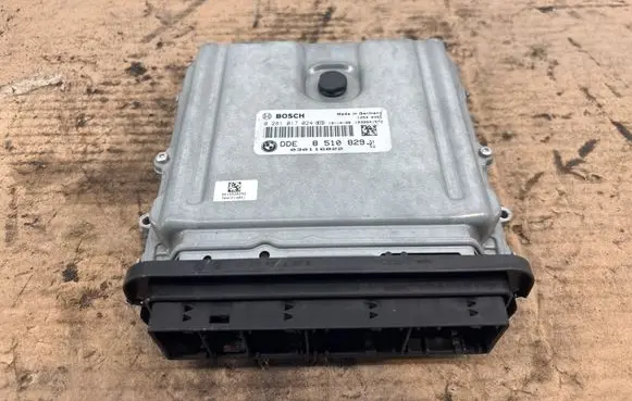 BMW 3 E90 E91 Engine control unit/module 0281017024 8510829 030116822