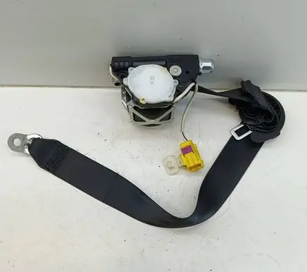 Volkswagen PASSAT B7 Front seatbelt 3C1857705P