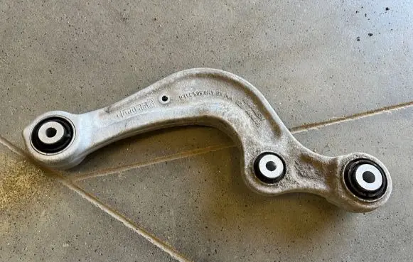 Audi Q7 4M Rear upper control arm/wishbone 4M0505361G 4M0505361