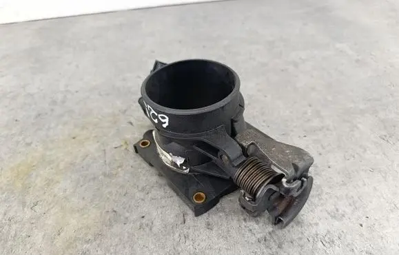 Mazda 5 Throttle body valve IS7U9E927CB