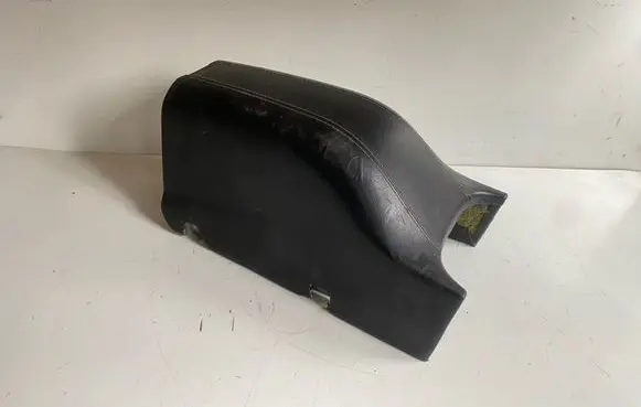 Maserati GranTurismo Rear seat armrest 381539