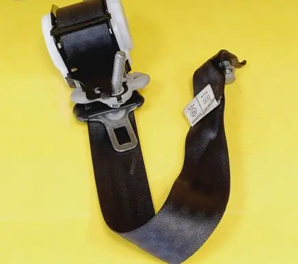 Rear seatbelt