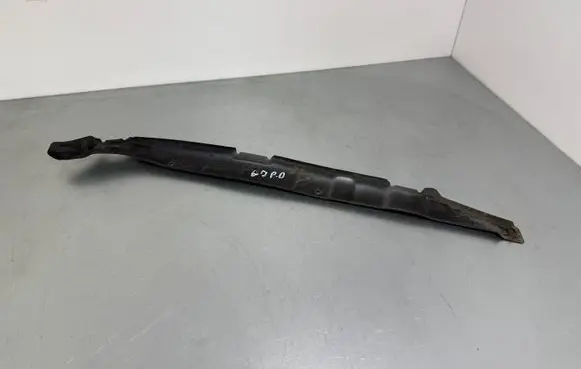 Audi Q7 4M Fender end trim 4M0821112