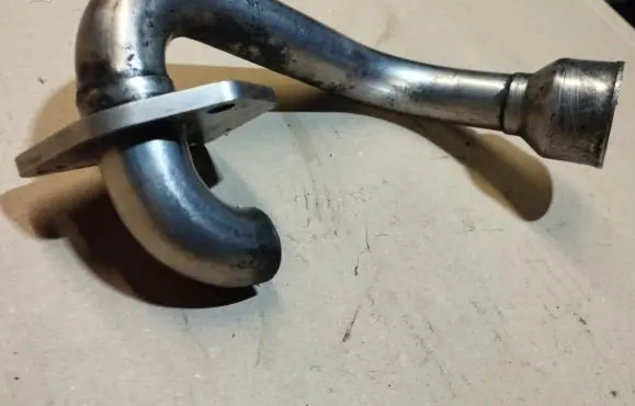 Jeep Grand Cherokee (WK) EGR valve line/pipe/hose