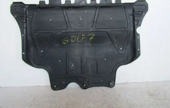 Volkswagen Golf VII Engine splash shield/under tray 5Q0825236