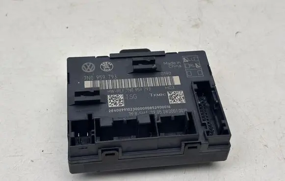 Skoda Superb B6 (3T) Door control unit/module 7N0959793