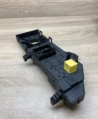 Opel Signum Fuse module 13181984 518777206