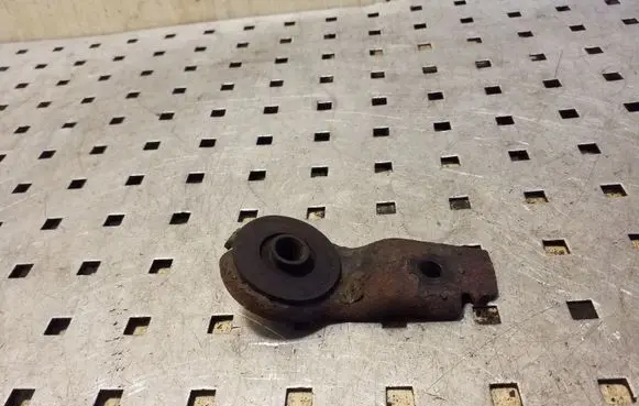 Toyota Avensis T220 Radiator mount bracket
