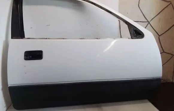 Door (2 Door Coupe)