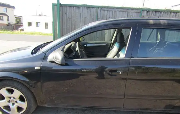 Opel Astra H Front door 