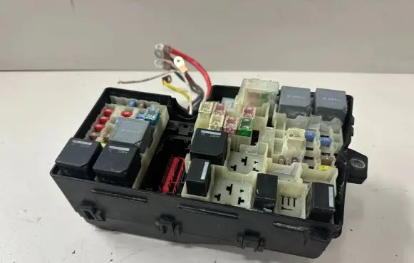 Ford S-MAX Fuse module AV6T14A142AA 21089