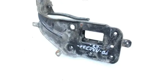 Mercedes-Benz E W211 Fender mounting bracket