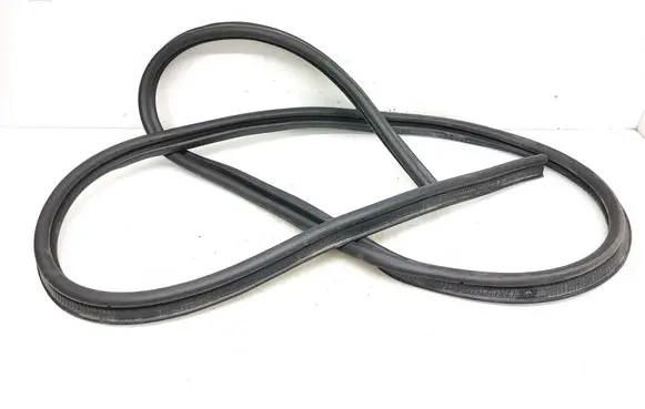 Dacia Sandero II Trunk rubber seal (body) 